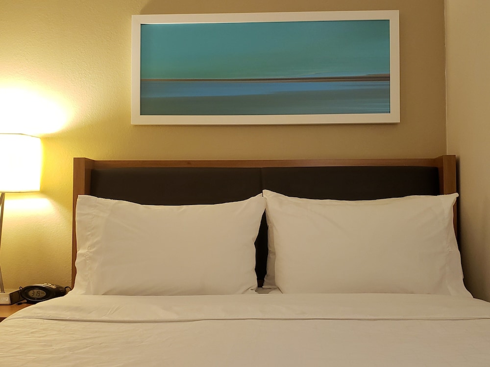 Holiday Inn Express Pittsburgh North by IHG - photo 6