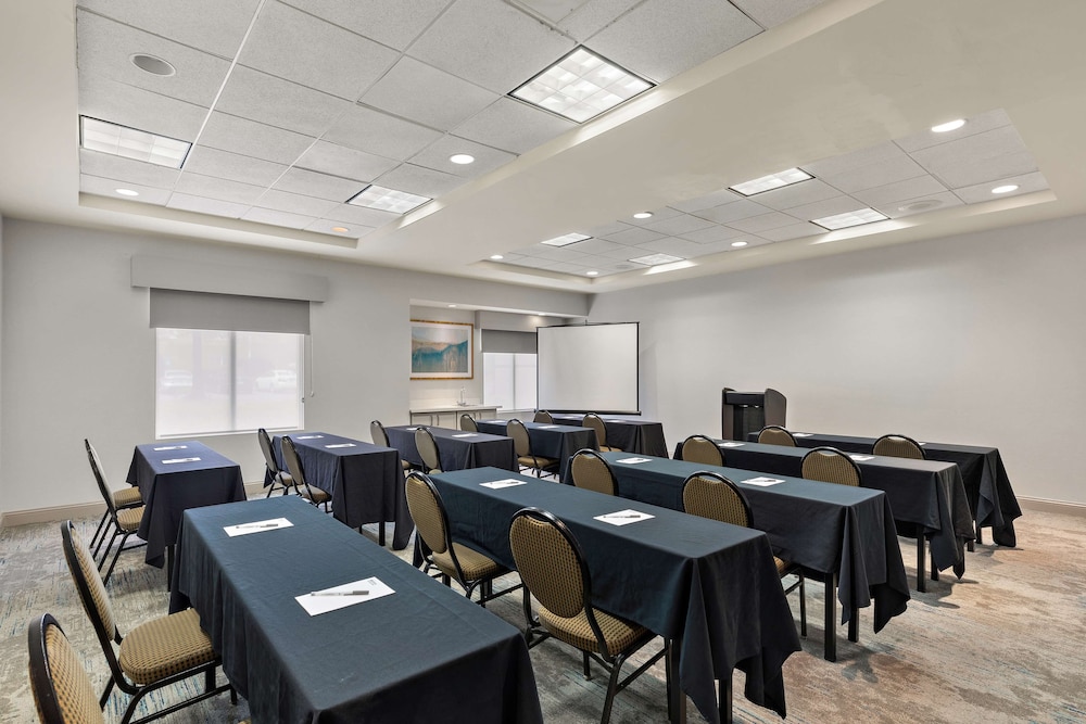 Hilton Garden Inn Atlanta East Stonecrest - photo 49
