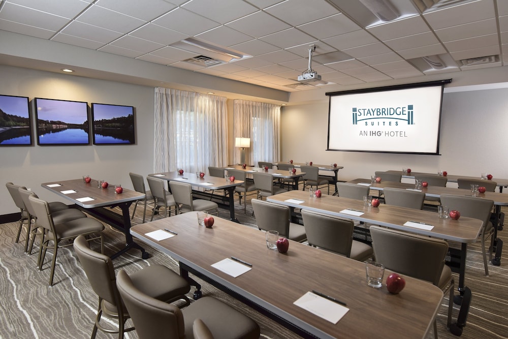 Staybridge Suites Wisconsin Dells Lake Delton by IHG - photo 42