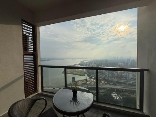 Chill Top Floor Suite 2Br At R&F Ciq — 4-Star Luxury Hotel in Johor Bahru, Malaysia