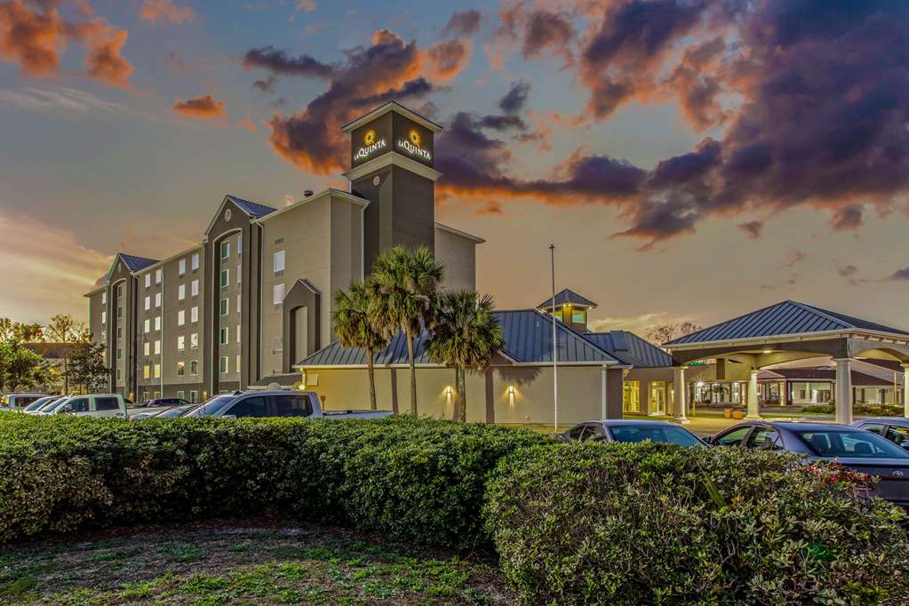 La Quinta Inn & Suites by Wyndham Panama City - featured photo