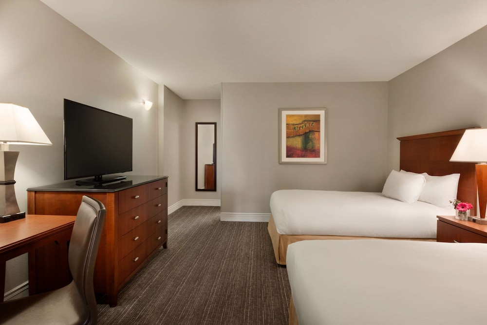 DoubleTree by Hilton Minneapolis Park Place - photo 29