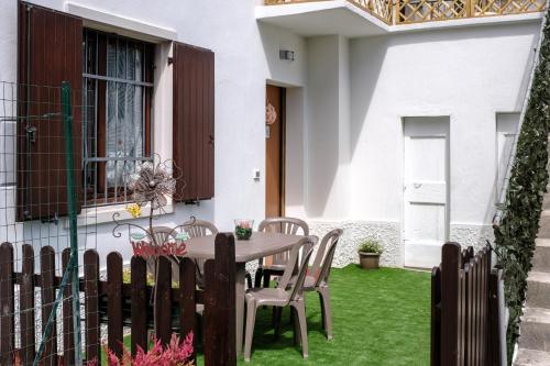 Gardaland Holiday Home — 4-Star Luxury Hotel in Castelnuovo Del Garda, Italy