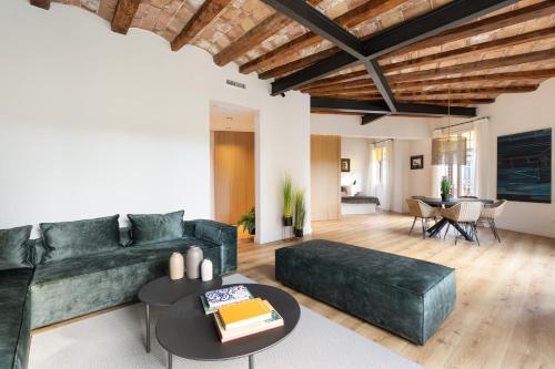 Enjoy Apartments La Riera One — 4-Star Luxury Hotel in Barcelona, Spain