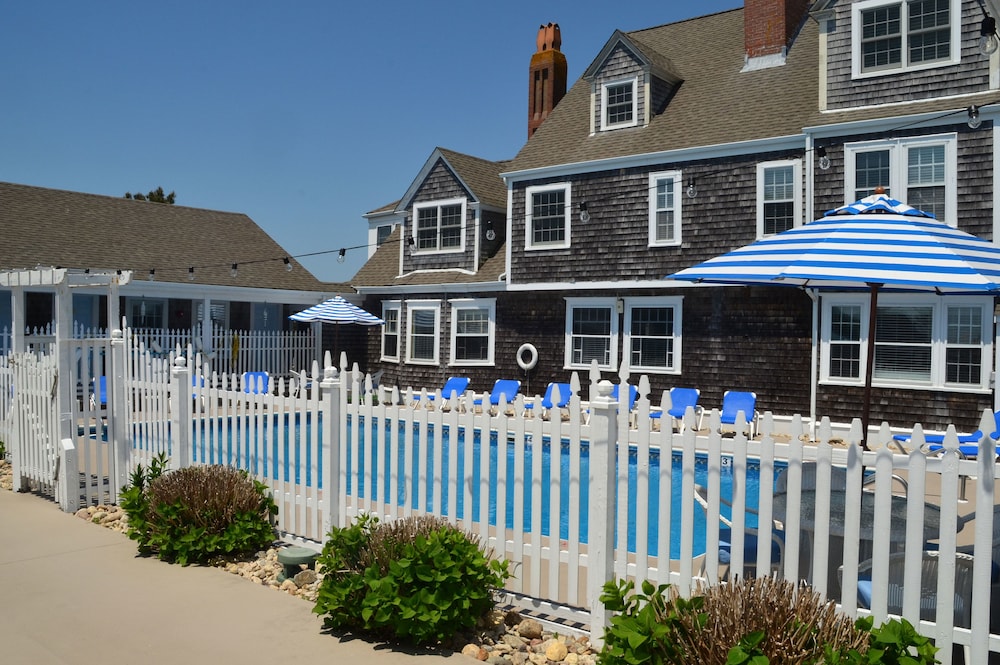 Beach Breeze Inn - photo 52