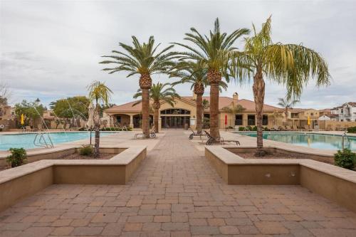 Gated townhouse with heated pool hot tub near US60 — 4-Star Luxury Hotel in Mesa, United States