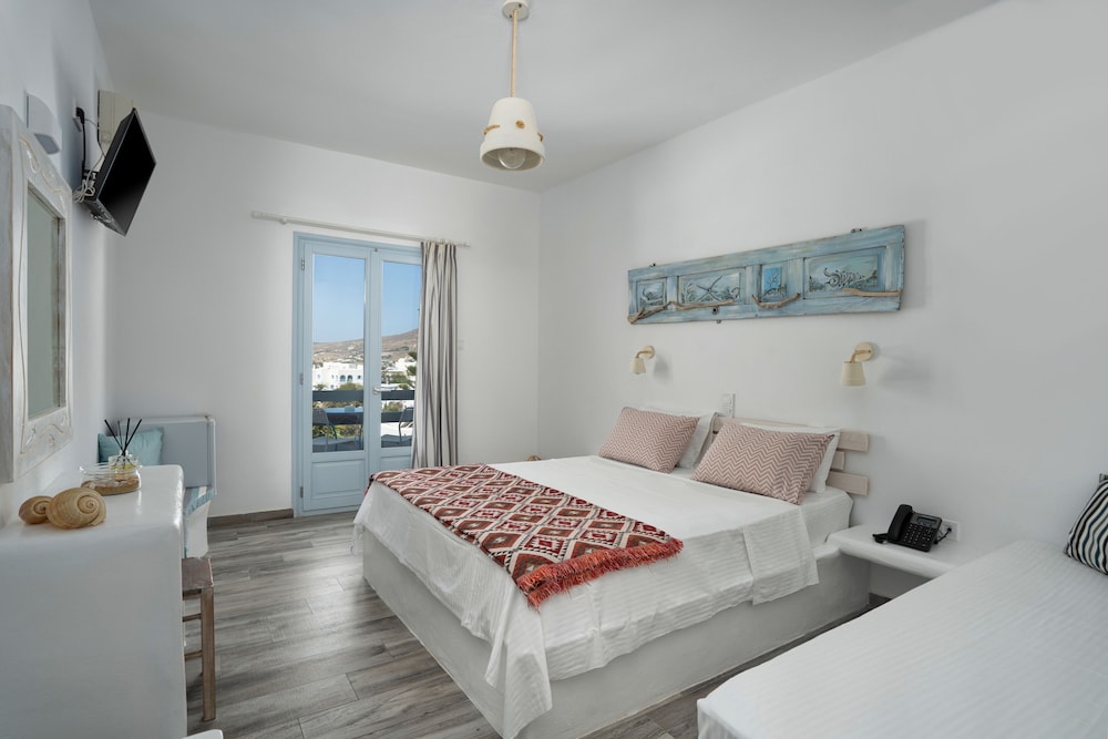 Iris Hotel - last minute hotel in Paros