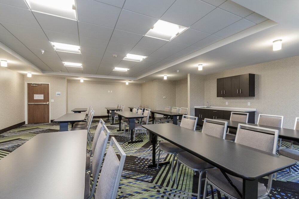 Holiday Inn Express & Suites South Bend Casino by IHG - photo 21