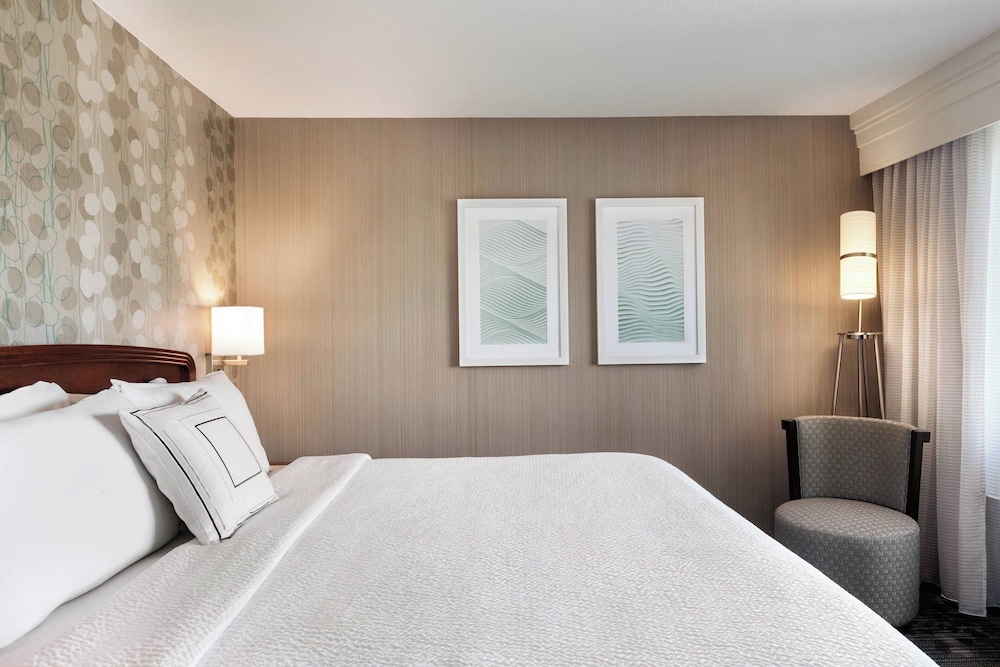 Courtyard by Marriott Salinas Monterey - photo 16