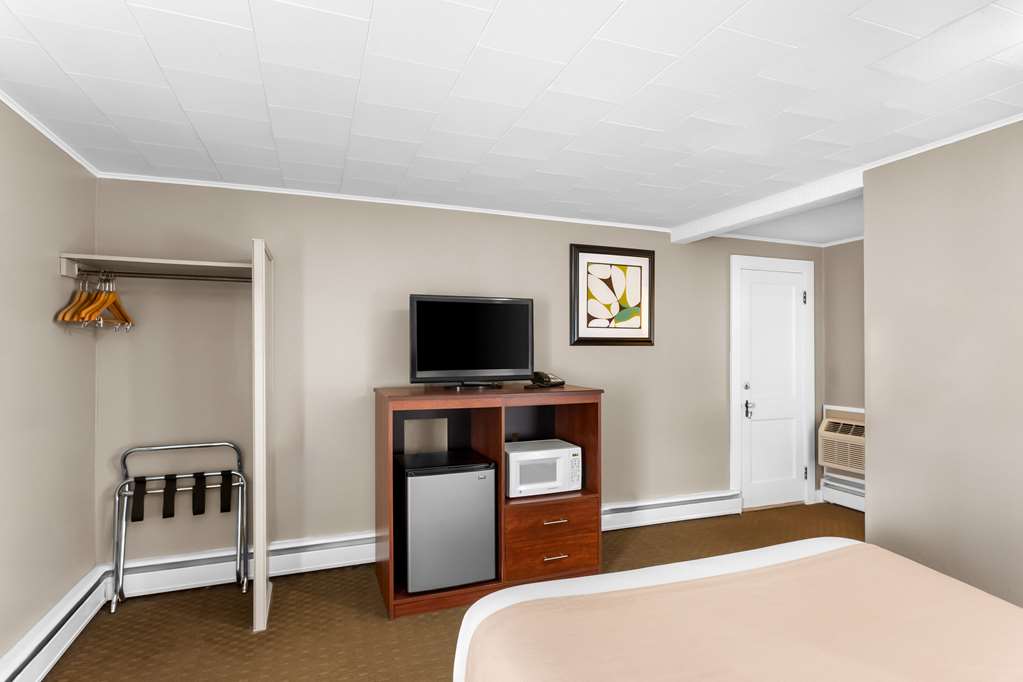Rodeway Inn Gorham Riverside - photo 25