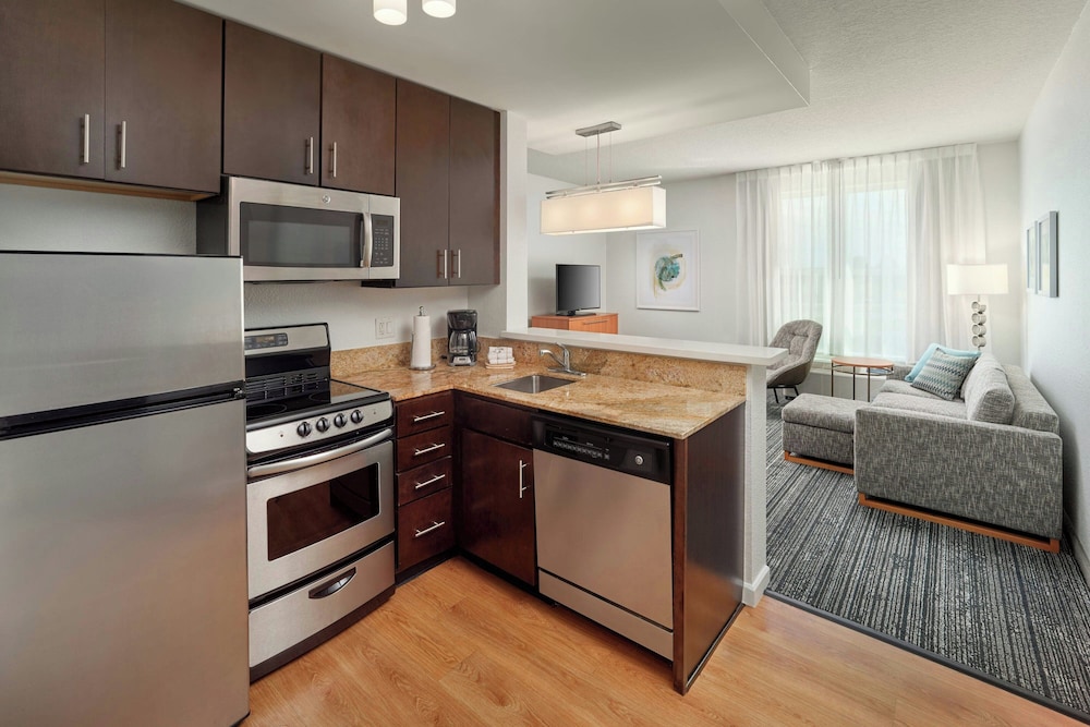 TownePlace Suites Orlando at FLAMINGO CROSSINGS Town Center Western Entrance - photo 12