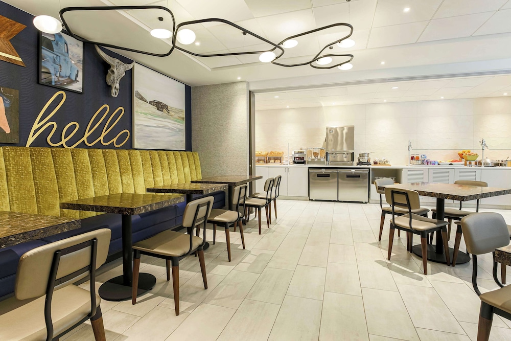 DoubleTree by Hilton Austin University Area - photo 24