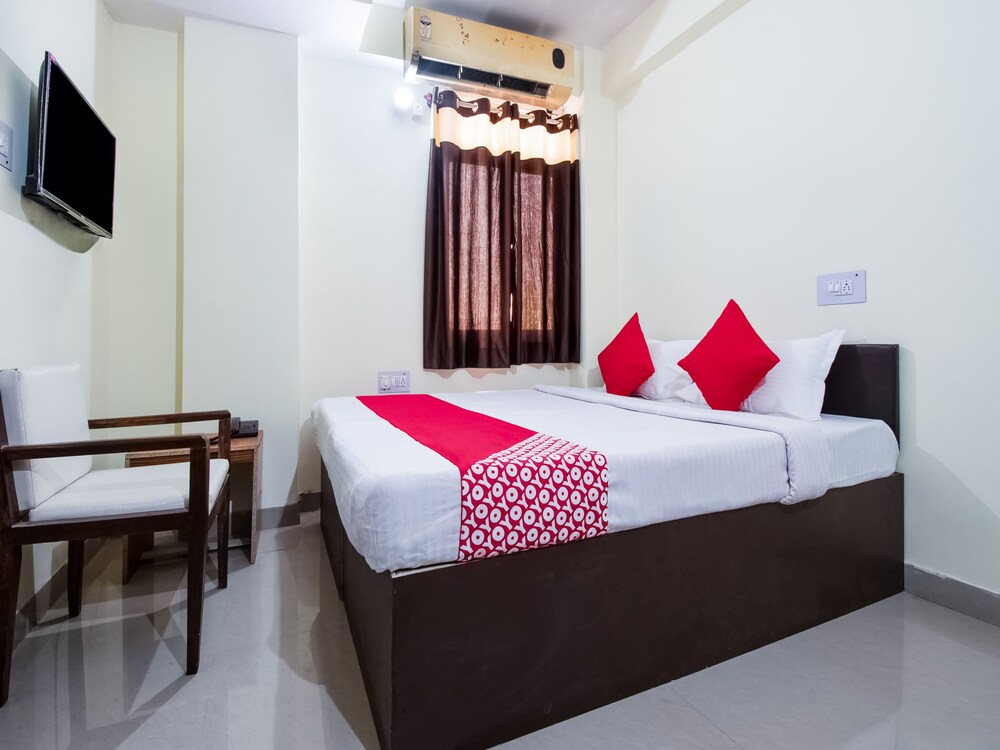 Oyo 28221 Near Pm Mall — Patna