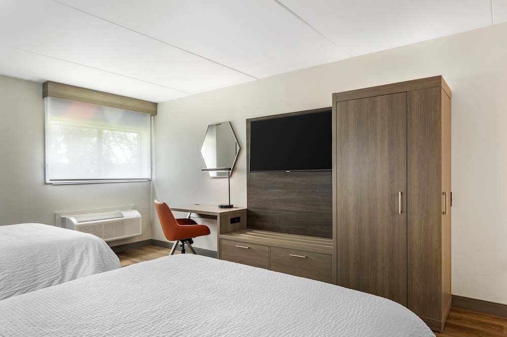 Holiday Inn Express Greencastle by IHG - photo 17