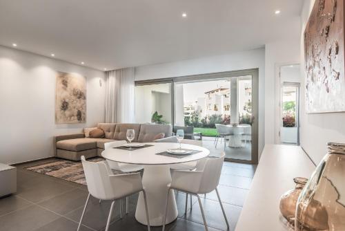 Jardines Tisaya 21 Pool View 1b — carbon neutral stay, Arona