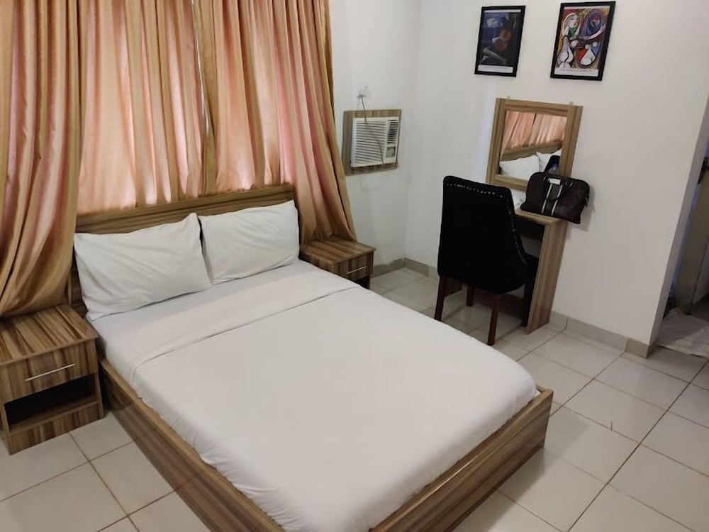 Paint House Hotel Classic — Abuja — photo 2