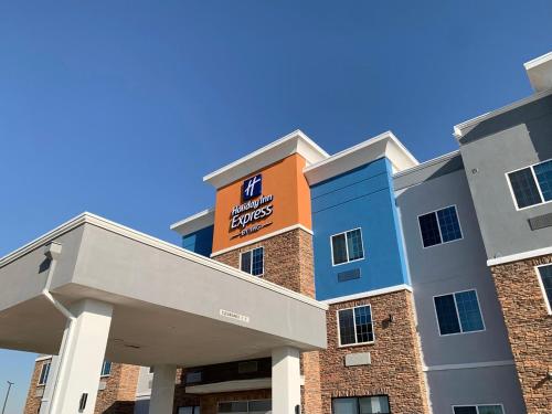 Holiday Inn Express & Suites Bridgeport by IHG - photo 4
