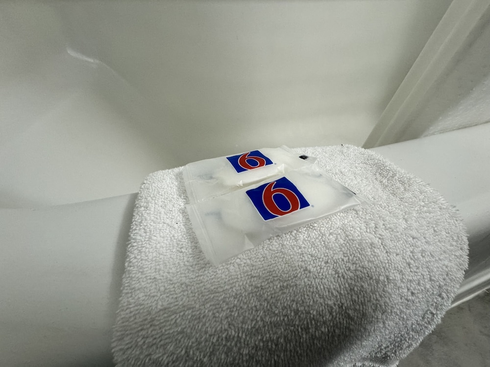 Motel 6 East Syracuse NY Airport - photo 32