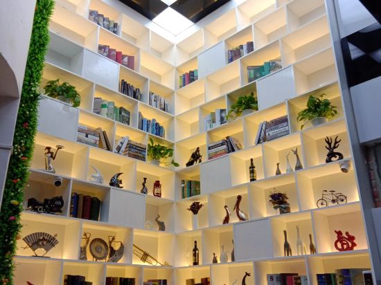 Sakura Theme Hotel - last minute hotel in Nanning