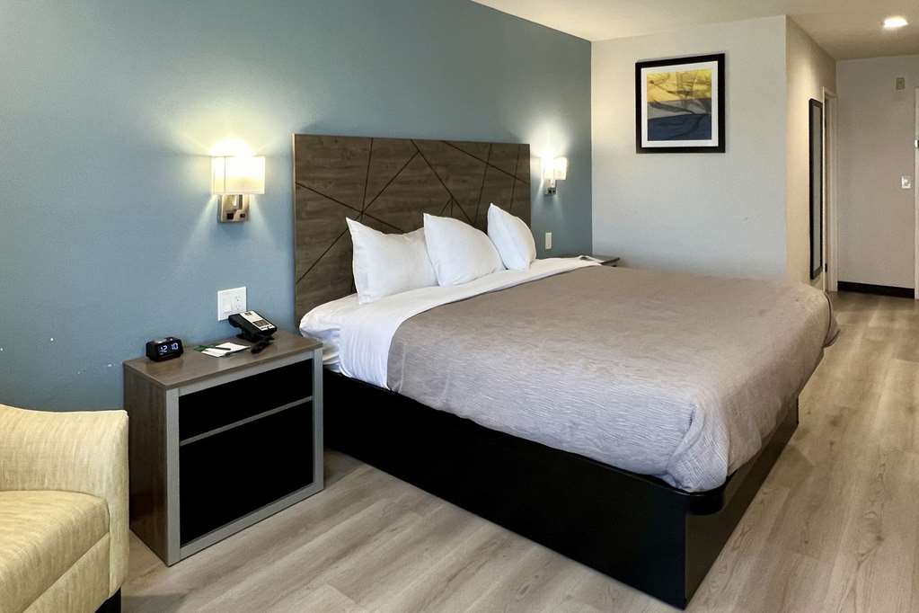 Quality Inn Tracy I 205 - photo 33