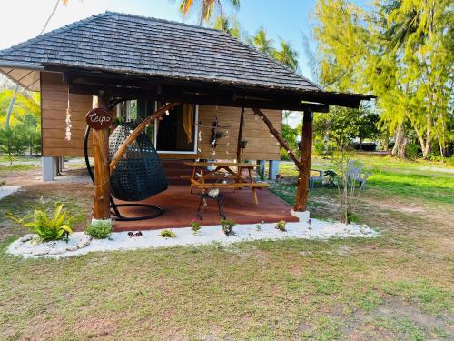 Bungalow Teipo — 4-Star Luxury Hotel in Teavaro, French Polynesia
