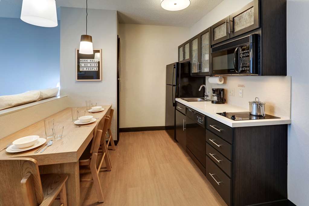 Sonesta Simply Suites Miami Airport Doral - photo 10