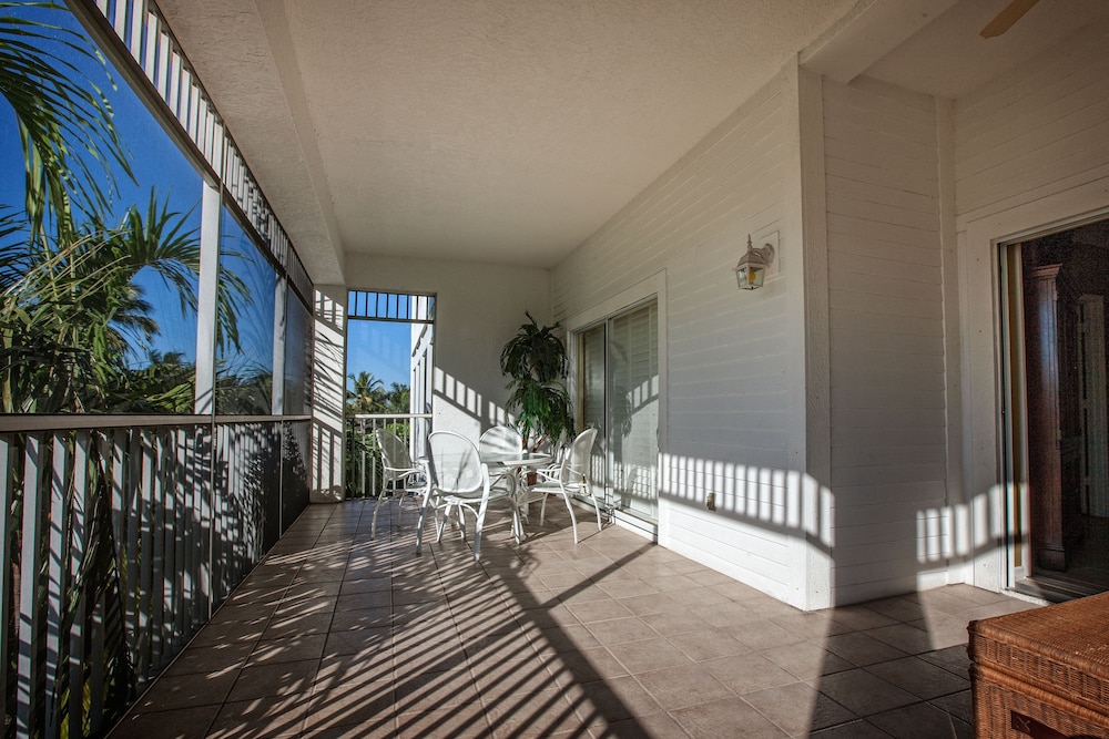Olde Marco Island Inn and Suites - photo 14