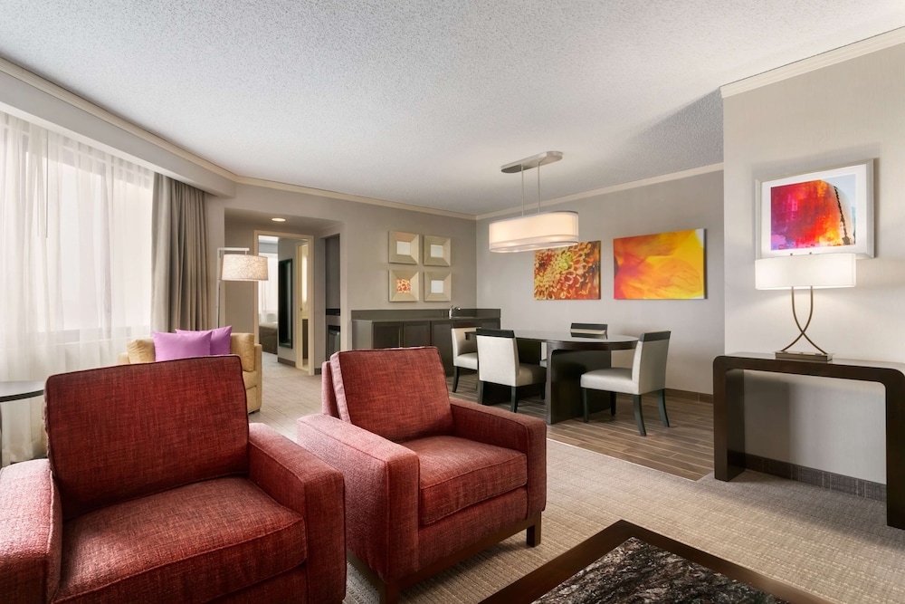 Embassy Suites by Hilton Chicago North Shore Deerfield - photo 30