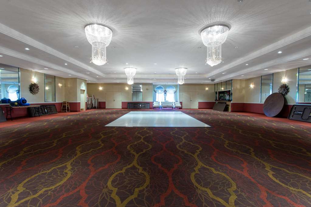 Ramada by Wyndham Glendale Heights Lombard - photo 20