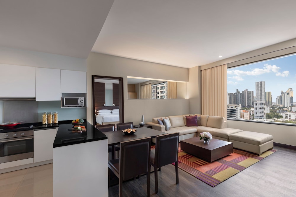 Marriott Executive Apartments Sukhumvit Park Bangkok — 5-Star Luxury Hotel in Bangkok, Thailand