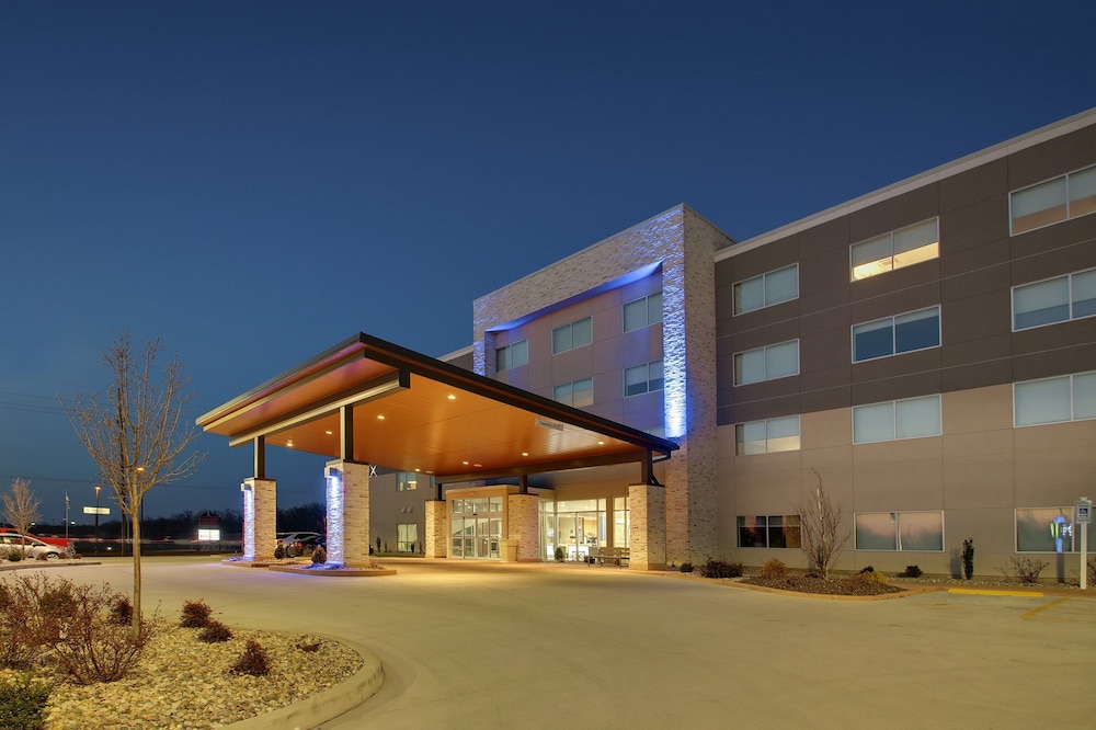 Holiday Inn Express & Suites Mount Vernon by IHG - photo 34