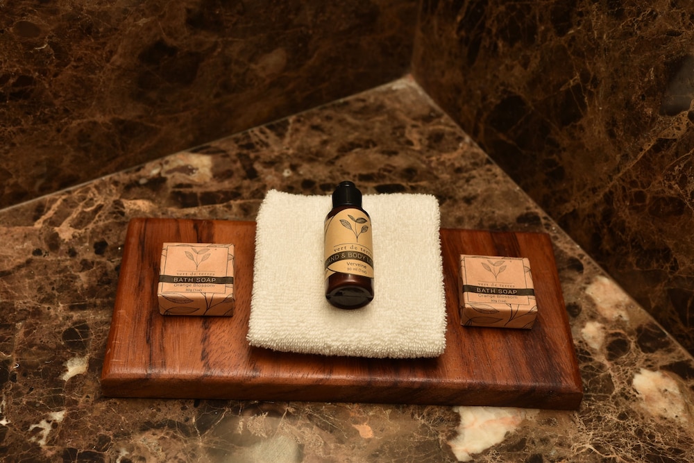 Bathroom amenities