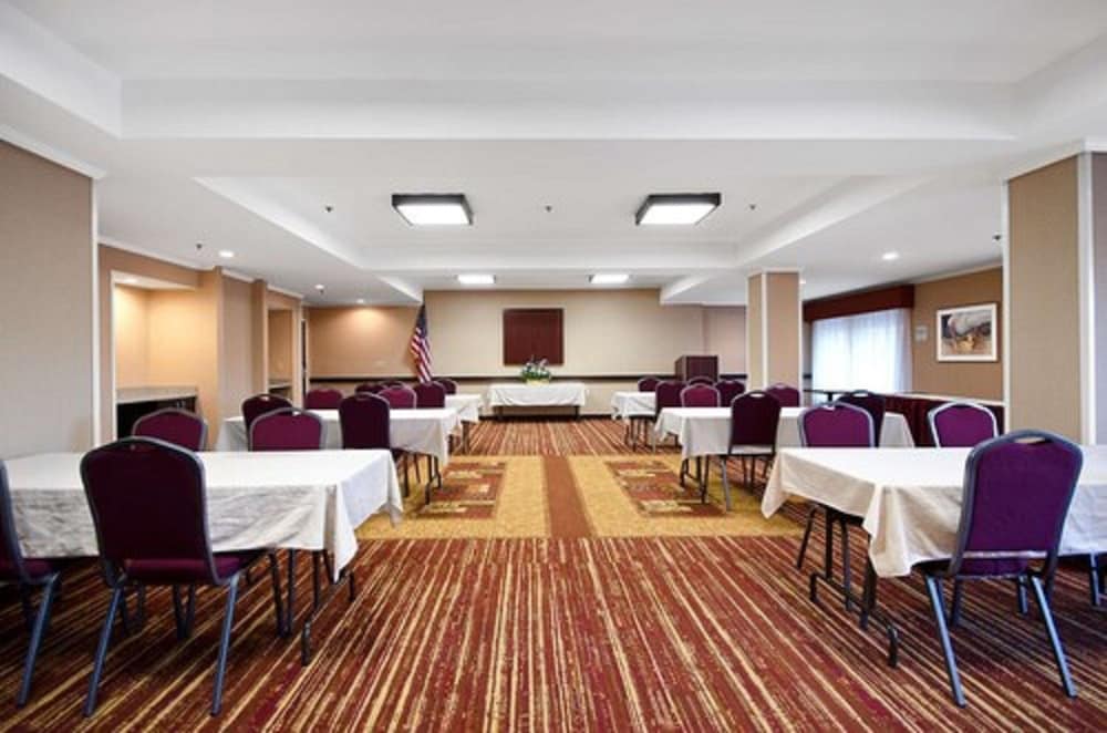 Hampton Inn Asheboro - photo 38