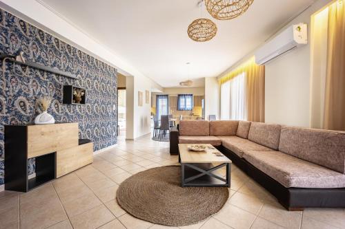 Komis House Cozy Stay near Metro — 4-Star Luxury Hotel in Athens, Greece