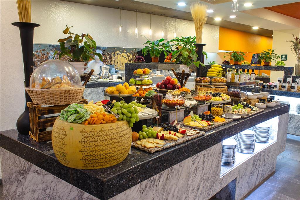 La Huerta buffet