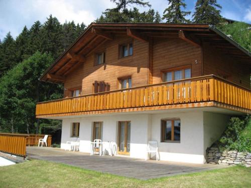 Demi Chalet Brune Haut Ouest 4851688 — Ayent