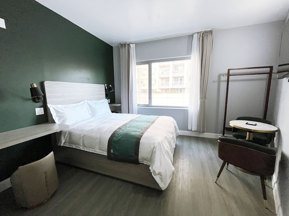 Starlight Hotel - photo 2