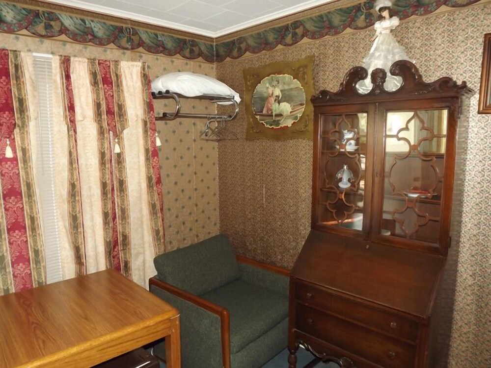 Holiday Motel - photo 15