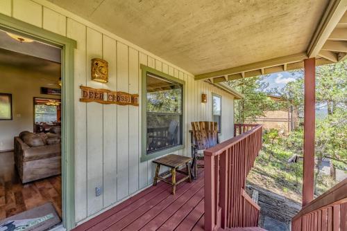 Deer Crossing: A Family Favorite with 3 Bedrooms and a Private Hot Tub in Ruidoso, United States