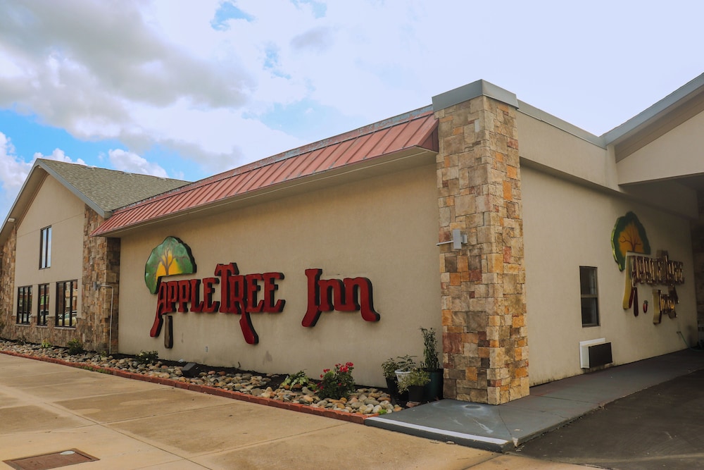 Apple Tree Inn and Suites - photo 25