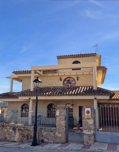 Villa los Dulces Piscina Privada — 4-Star Luxury Hotel in Letur, Spain