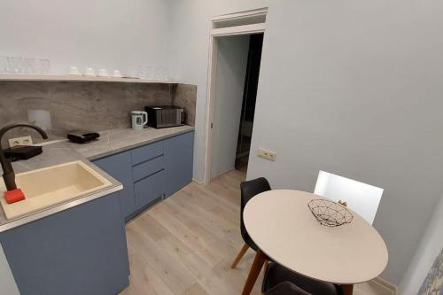 Super apartment On Saiatnova #2