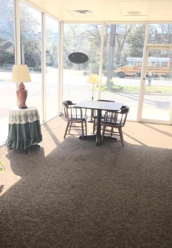 Budgetel Inn And Suites Dalton — Dalton
