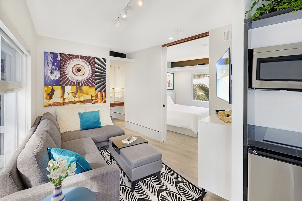 Ocean Treasure Beachside Suites - photo 23