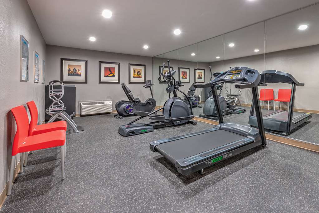Hawthorn Extended Stay by Wyndham Bedford Dallas - photo 11