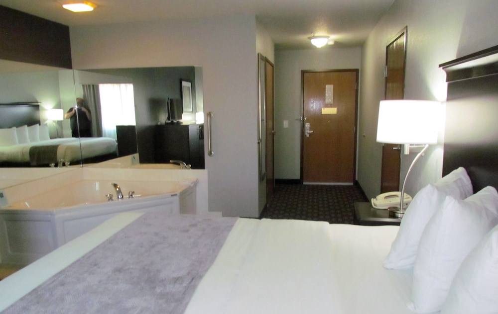 Oak Hill Inn & Suites - photo 19