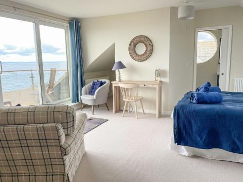Watersedge House — 5-Star Luxury Hotel in South Hayling, United Kingdom