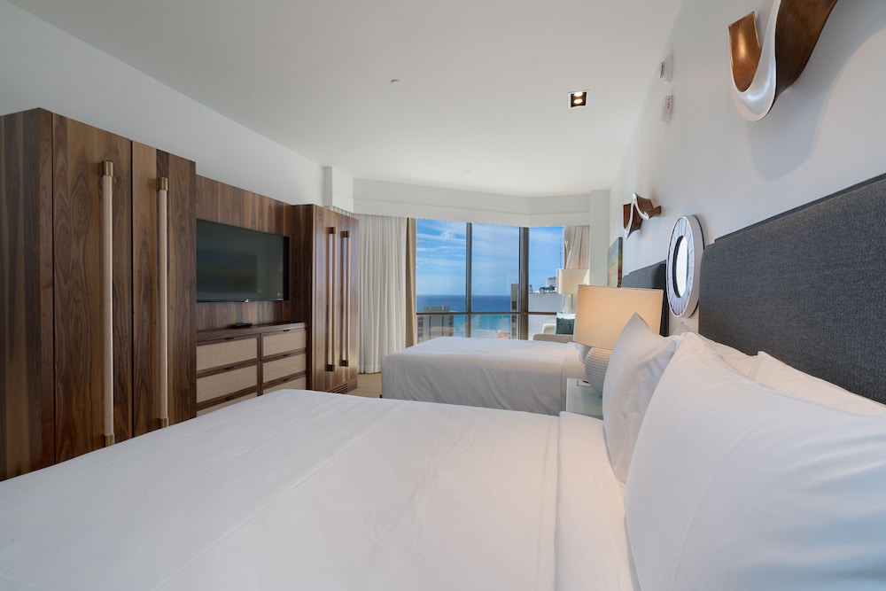 Hyatt Centric Waikiki Beach - photo 32