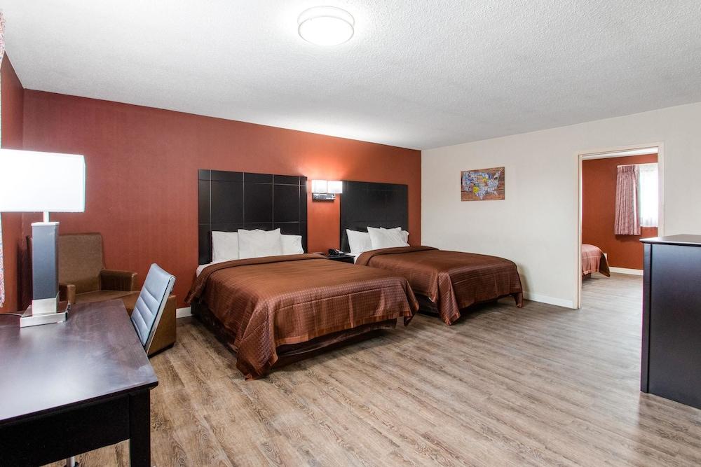 Econo Lodge Elko Downtown Area - photo 7