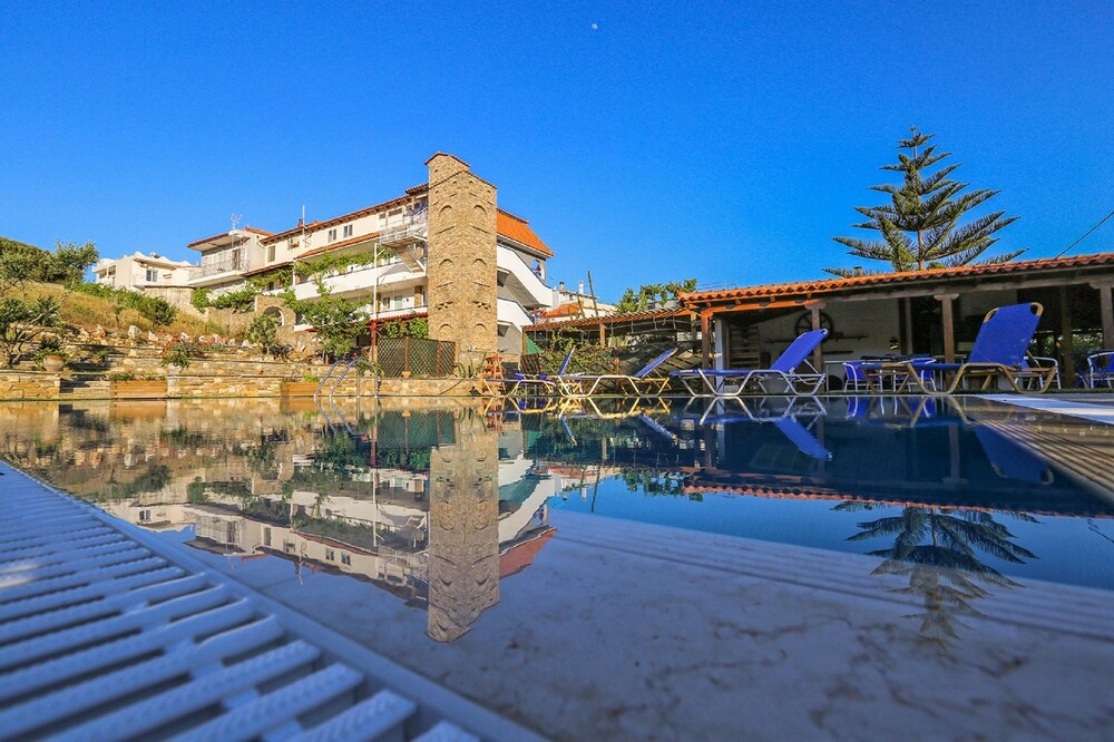 Argo Hotel - last minute hotel in Ayioi Apostoloi